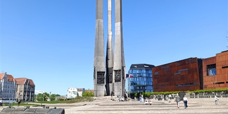 Powiększ grafikę: spacer-historyczny-8a-695384.jpg